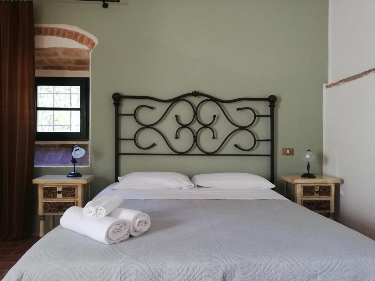 אפרטהוטל ריפרבלה Agriturismo Terenzana מראה חיצוני תמונה